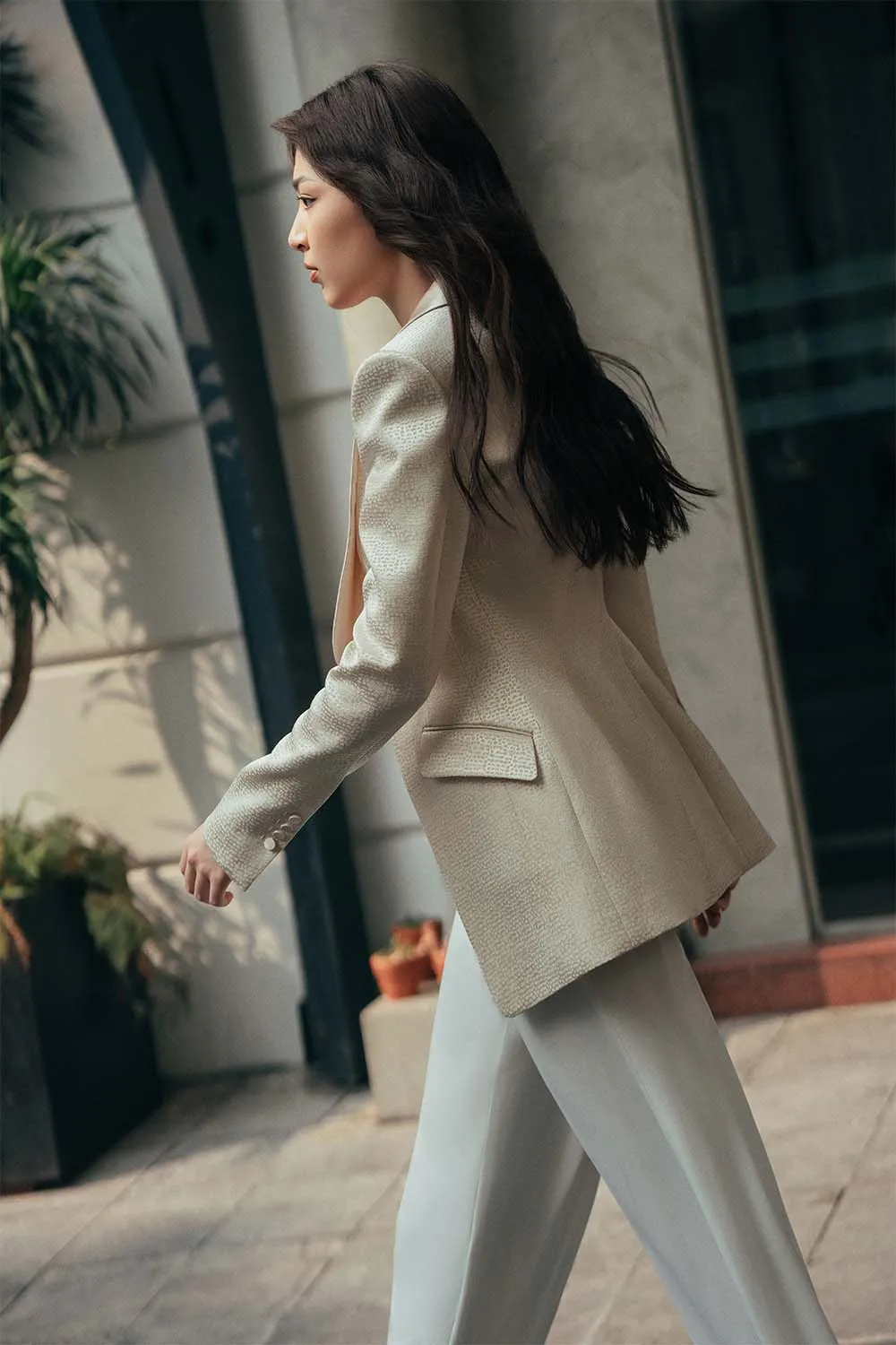 Elche Structured Long Sleeved Satin Blazer