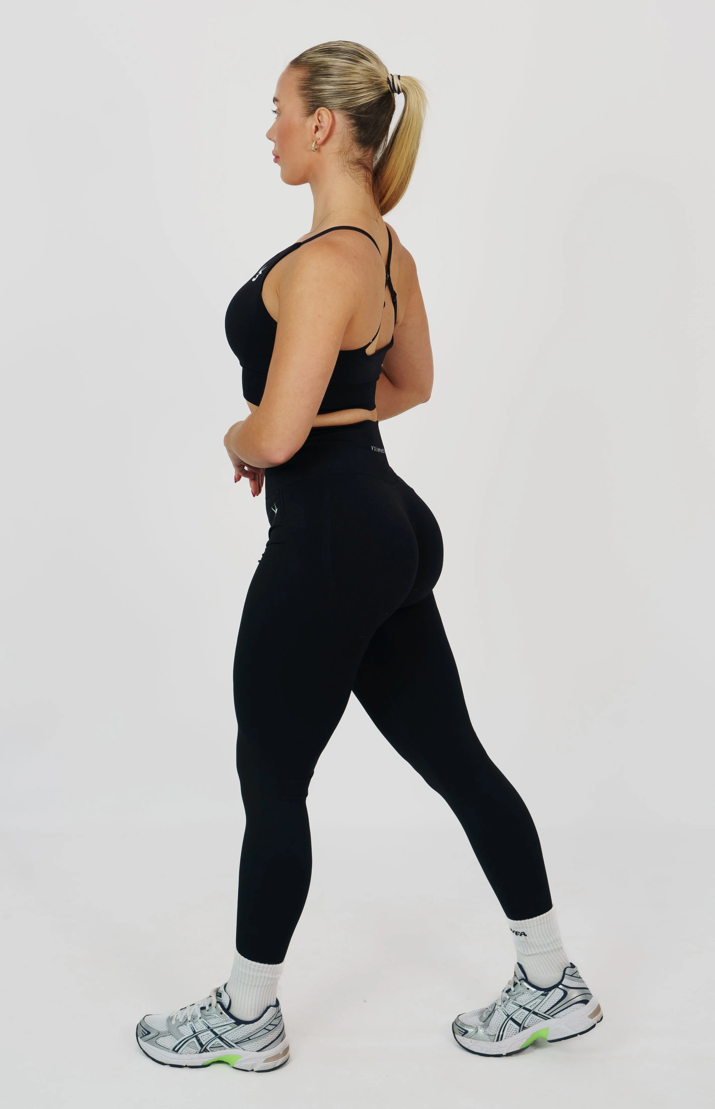 Tempo Seamless Scrunch Leggings & Multi-Way Sports Bra Set - Black